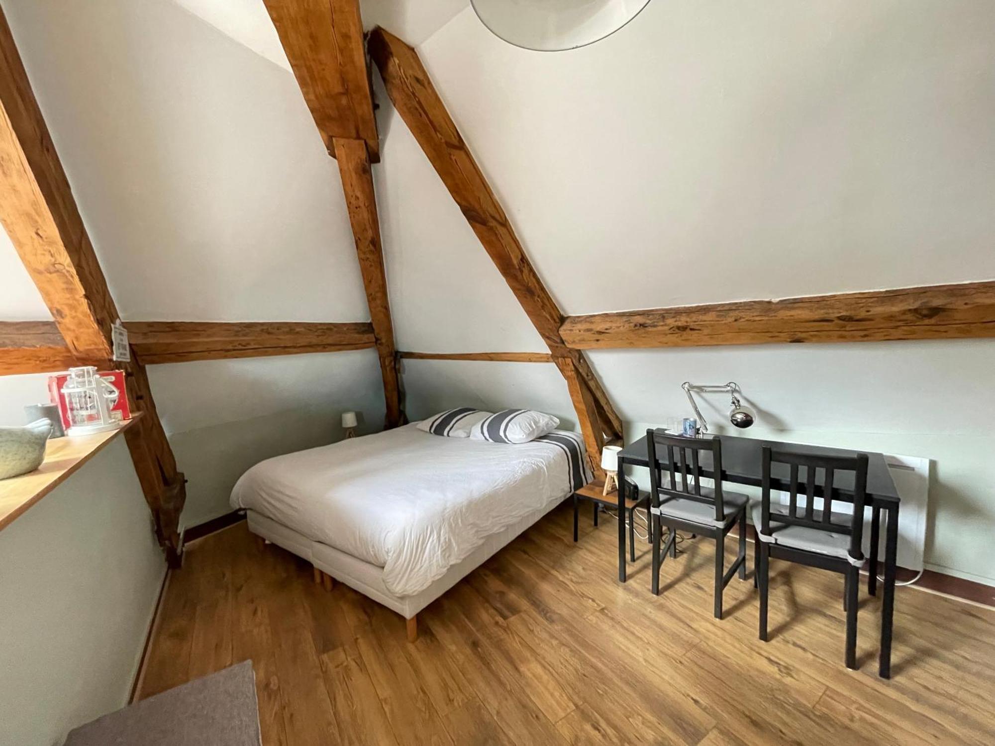 Les Combles De L Aure Grand Studio Cosy Confortable Classe 3 Etoiles Centre Bayeux 2 Mn A Pied Cathedrale Proche Plages Du Debarquement Екстер'єр фото