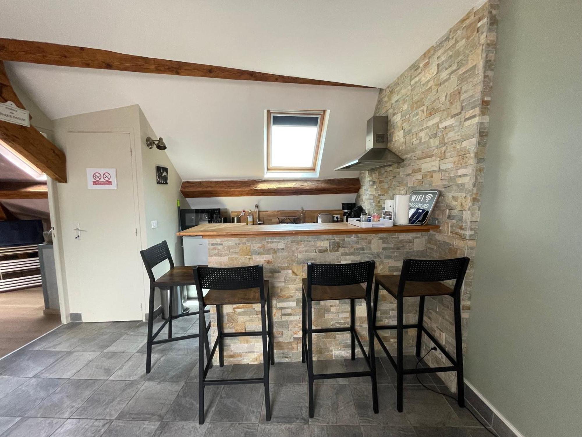 Les Combles De L Aure Grand Studio Cosy Confortable Classe 3 Etoiles Centre Bayeux 2 Mn A Pied Cathedrale Proche Plages Du Debarquement Екстер'єр фото