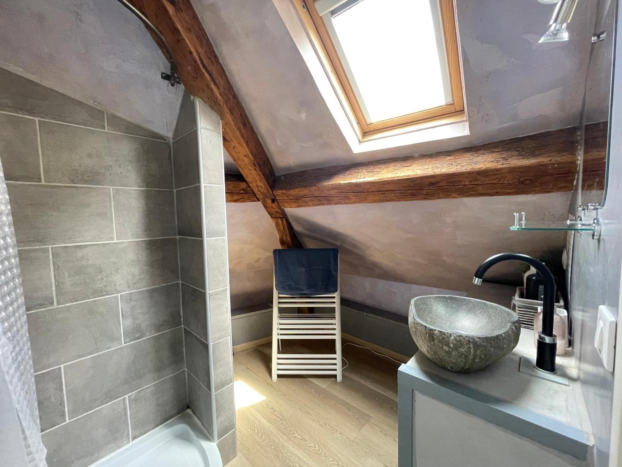 Les Combles De L Aure Grand Studio Cosy Confortable Classe 3 Etoiles Centre Bayeux 2 Mn A Pied Cathedrale Proche Plages Du Debarquement Екстер'єр фото